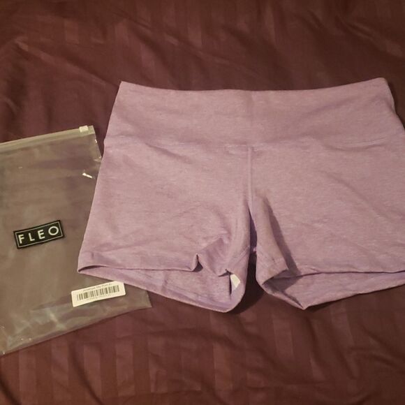 𝅺fleo Womens Shorts - Picture 1 of 6